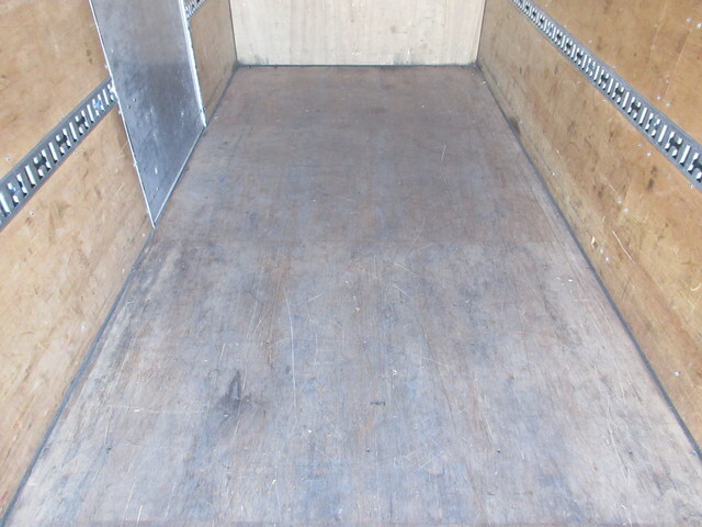 三菱ふそうキャンターアルミバン小型（2t・3t）[写真29]