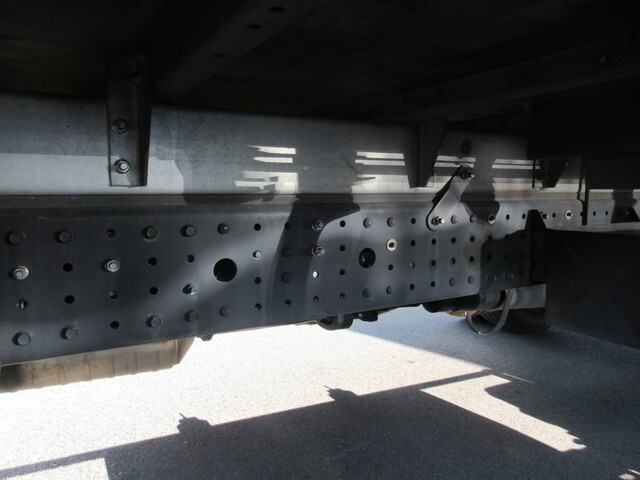 三菱ふそうキャンターアルミバン小型（2t・3t）[写真07]