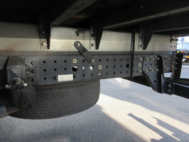 三菱ふそうキャンターアルミバン小型（2t・3t）[写真08]