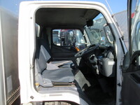 三菱ふそうキャンターアルミバン小型（2t・3t）[写真10]