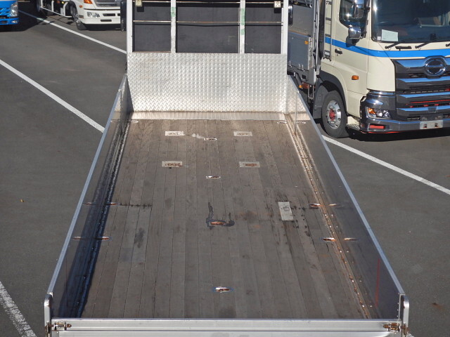 三菱ふそうスーパーグレートアルミブロック大型（10t）[写真16]