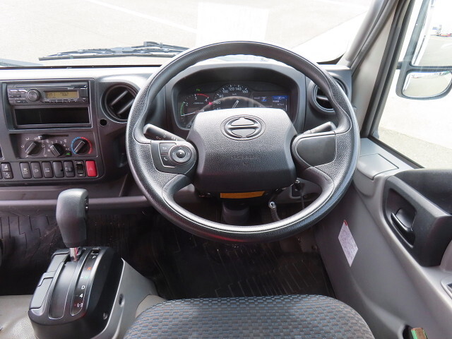 日野デュトロアルミブロック小型（2t・3t）[写真16]