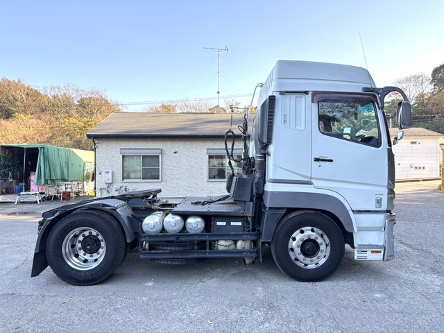 三菱ふそうスーパーグレートトレーラーヘッド（トラクターヘッド）大型（10t）[写真06]