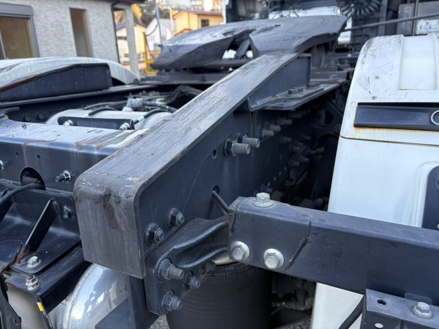 日野プロフィアトレーラーヘッド（トラクターヘッド）大型（10t）[写真16]