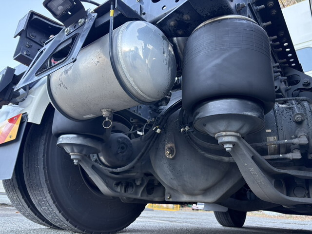 日野プロフィアトレーラーヘッド（トラクターヘッド）大型（10t）[写真19]