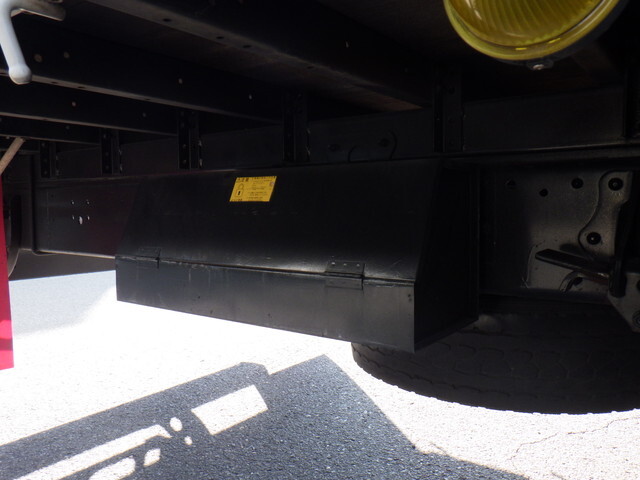 日野レンジャー幌ウイング中型（4t）[写真19]