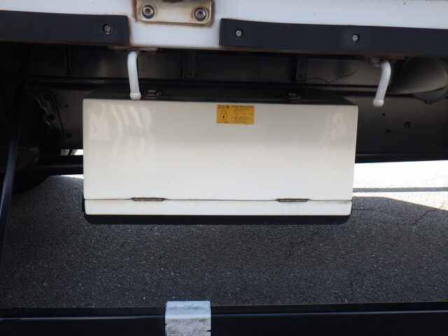 日野レンジャー幌ウイング中型（4t）[写真20]