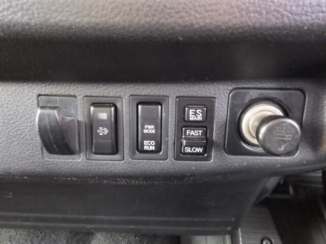 日野レンジャー幌ウイング中型（4t）[写真23]