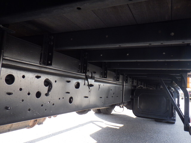 日野レンジャー幌ウイング中型（4t）[写真09]