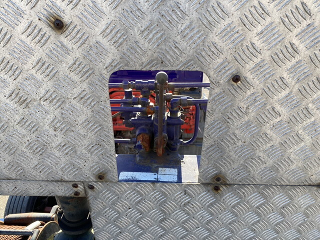 UDトラックスビッグサムセーフティローダー大型（10t）[写真11]