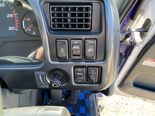 UDトラックスビッグサムセーフティローダー大型（10t）[写真30]