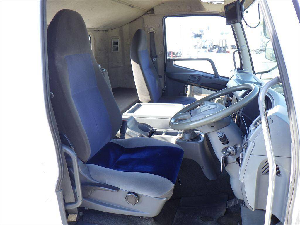 三菱ふそうファイターその他の形状増トン（6t・8t）[写真19]
