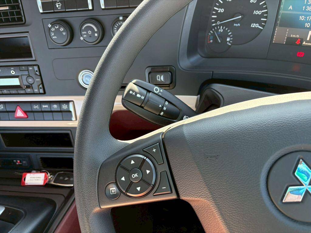 三菱ふそうスーパーグレートトレーラーヘッド（トラクターヘッド）大型（10t）[写真20]