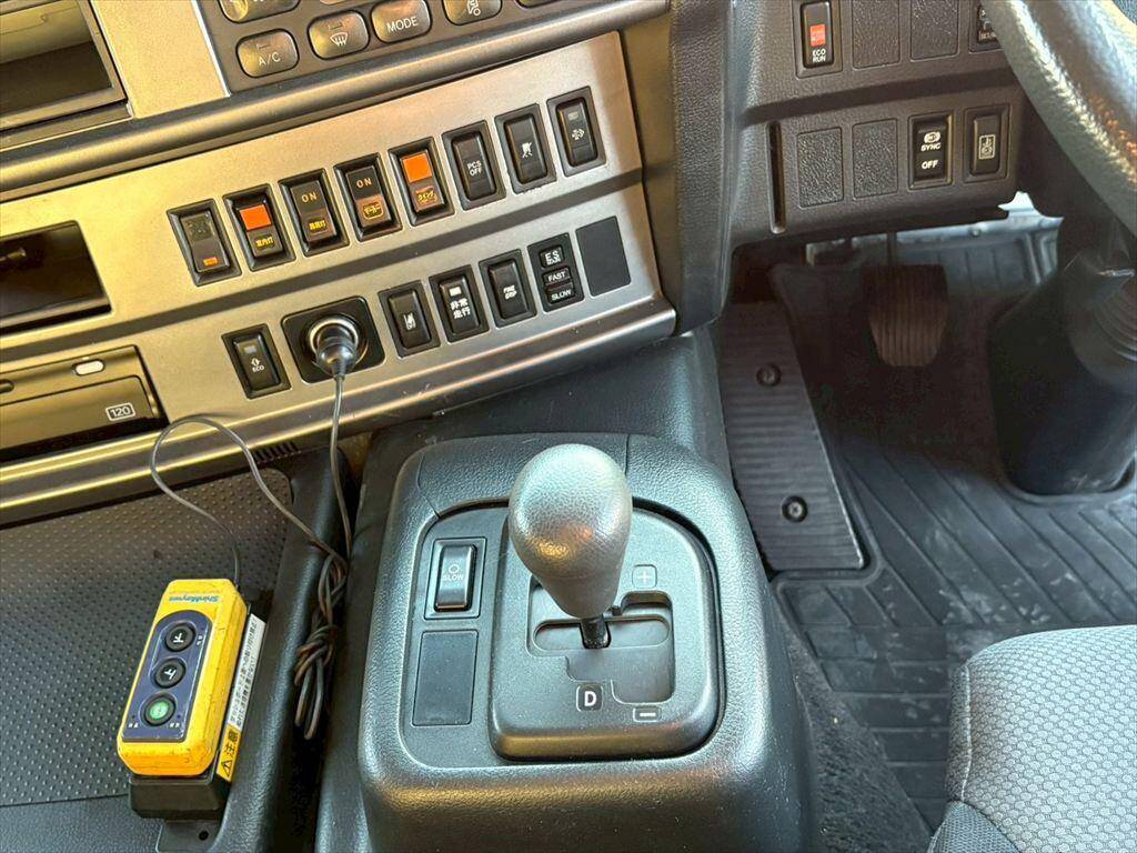 日野プロフィアアルミウイング大型（10t）[写真22]