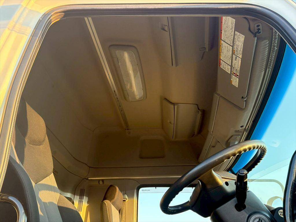 日野プロフィアアルミウイング大型（10t）[写真23]