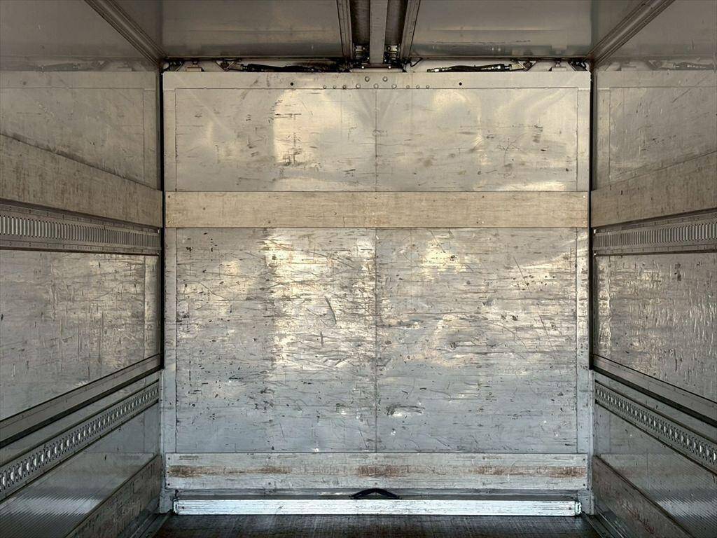 日野プロフィアアルミウイング大型（10t）[写真07]