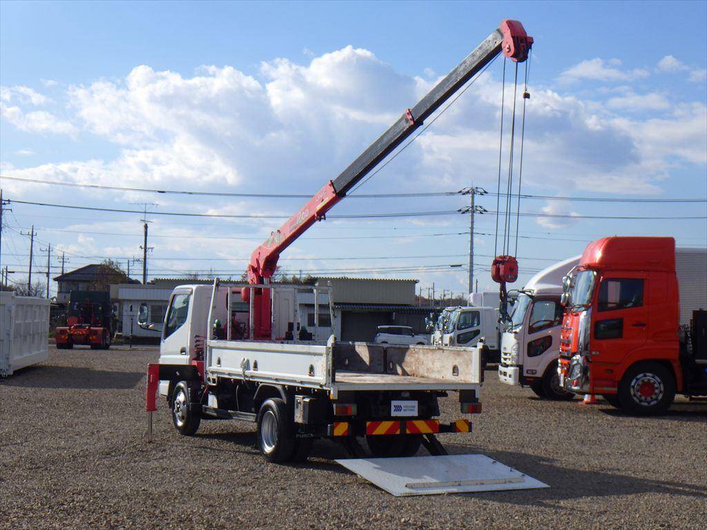 三菱ふそうキャンタークレーン3段小型（2t・3t）[写真11]