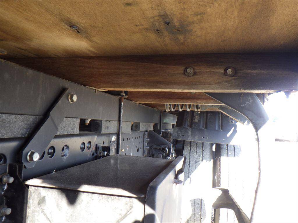 三菱ふそうキャンタークレーン3段小型（2t・3t）[写真15]