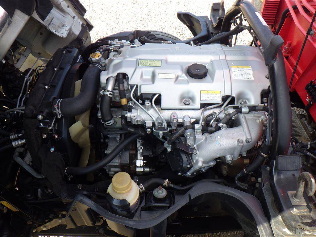 三菱ふそうキャンタークレーン3段小型（2t・3t）[写真17]