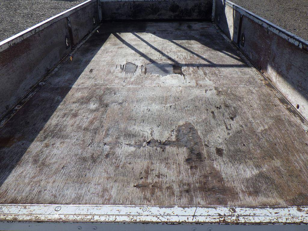 三菱ふそうキャンタークレーン3段小型（2t・3t）[写真08]