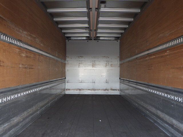 いすゞフォワードアルミウイング中型（4t）[写真08]