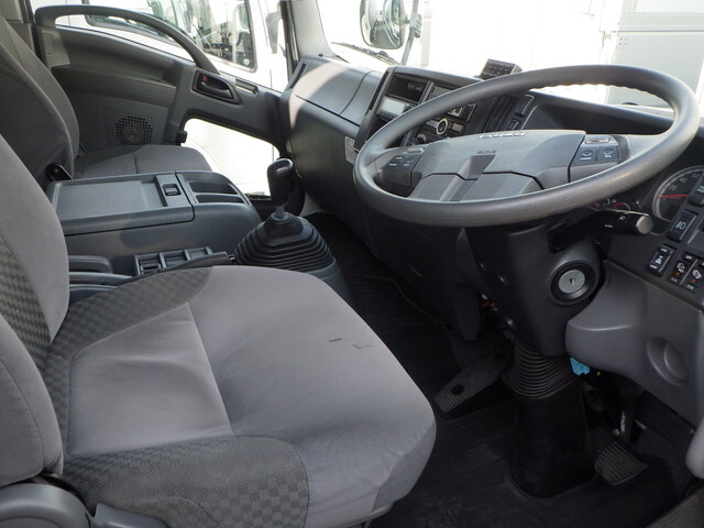 いすゞフォワードアルミウイング中型（4t）[写真12]