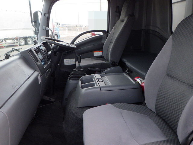 いすゞフォワードアルミウイング中型（4t）[写真13]