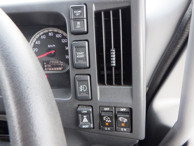 いすゞフォワードアルミウイング中型（4t）[写真18]