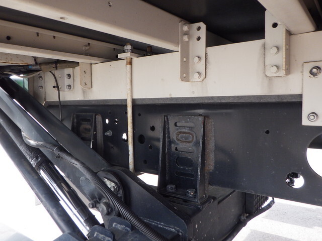 いすゞフォワードアルミウイング中型（4t）[写真24]