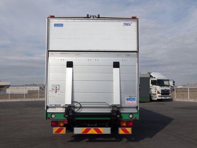 いすゞフォワードアルミウイング中型（4t）[写真09]