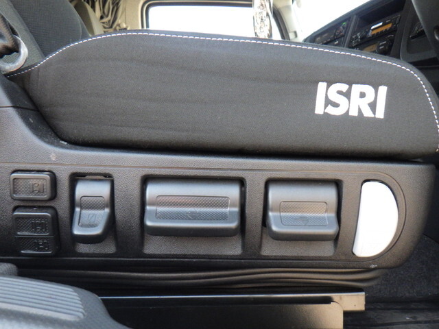 いすゞギガアルミウイング大型（10t）[写真21]