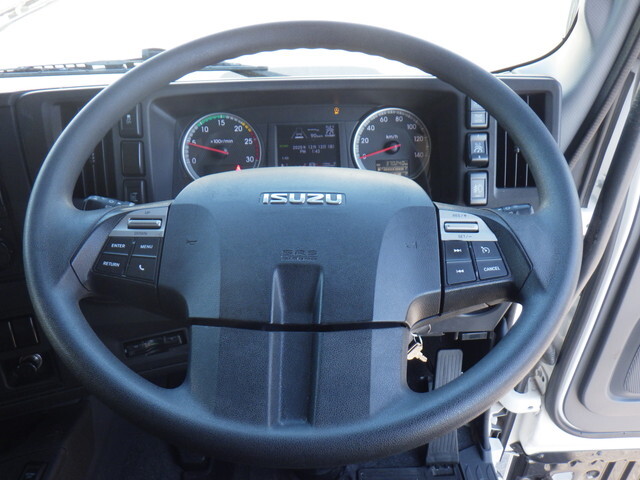 いすゞギガアルミウイング大型（10t）[写真23]