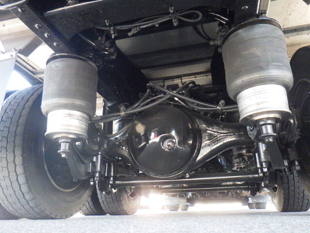 いすゞギガアルミウイング大型（10t）[写真37]