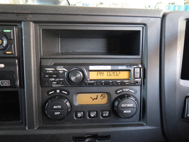 いすゞギガアルミウイング大型（10t）[写真40]