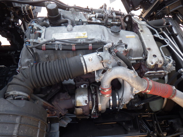 いすゞギガアルミウイング大型（10t）[写真06]