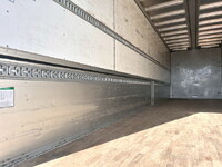 UDトラックスクオンパネルウイング大型（10t）[写真11]