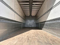 UDトラックスクオンパネルウイング大型（10t）[写真12]