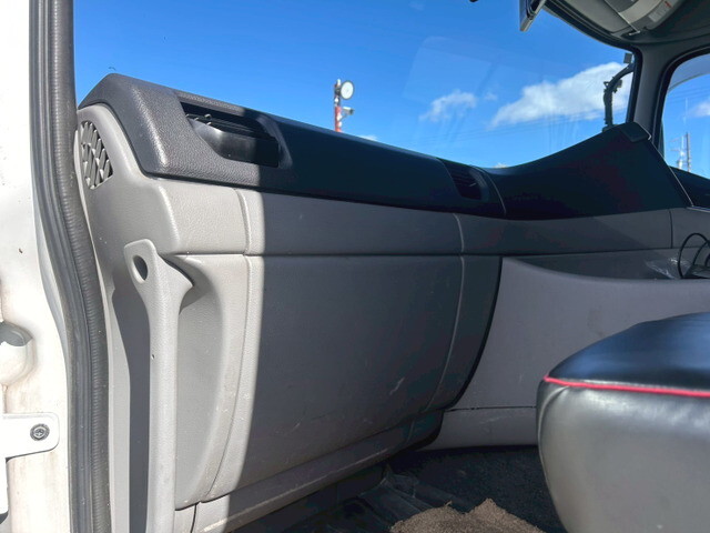 UDトラックスクオンパネルウイング大型（10t）[写真18]