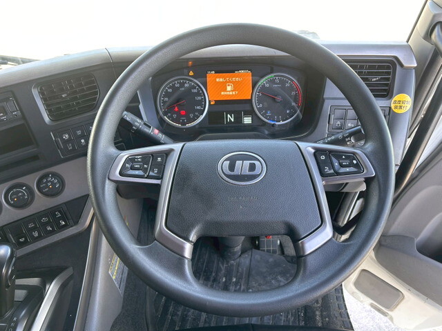 UDトラックスクオンパネルウイング大型（10t）[写真22]