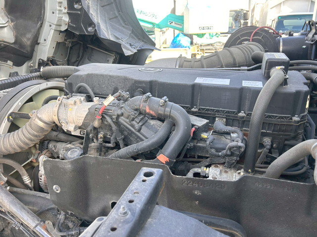 UDトラックスクオンパネルウイング大型（10t）[写真30]