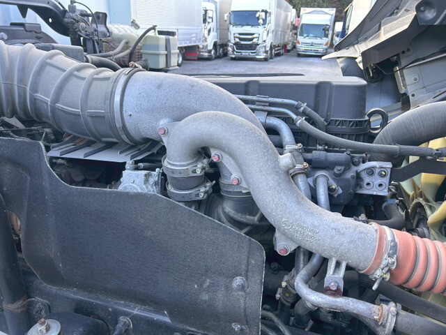 UDトラックスクオンパネルウイング大型（10t）[写真31]