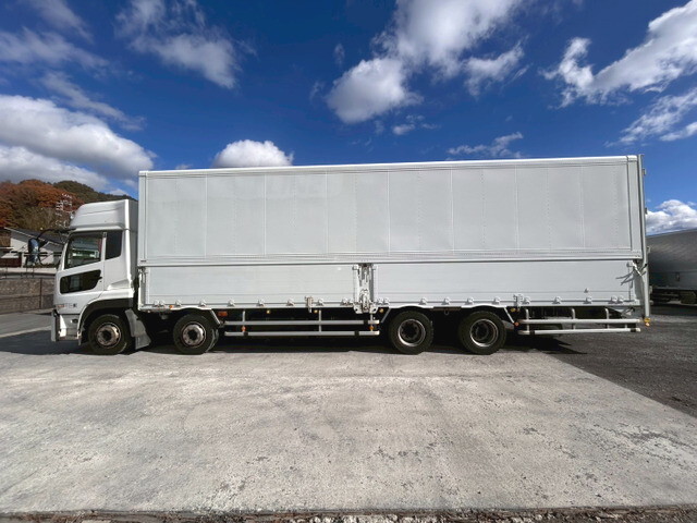 UDトラックスクオンパネルウイング大型（10t）[写真04]