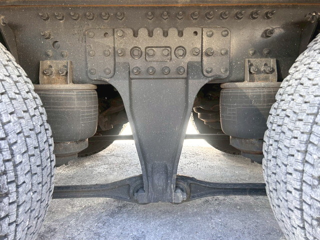 UDトラックスクオンパネルウイング大型（10t）[写真40]