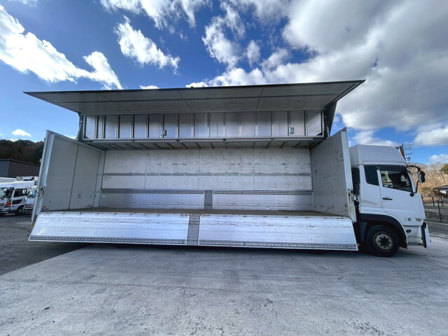 UDトラックスクオンパネルウイング大型（10t）[写真07]