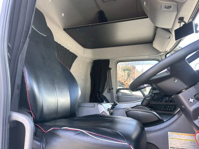 UDトラックスクオンパネルウイング大型（10t）[写真08]