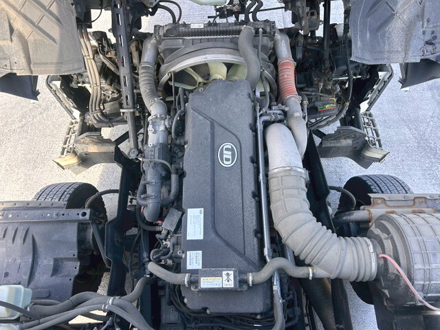 UDトラックスクオンパネルウイング大型（10t）[写真09]