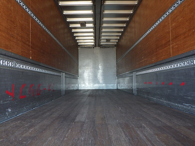 日野プロフィアアルミウイング大型（10t）[写真11]