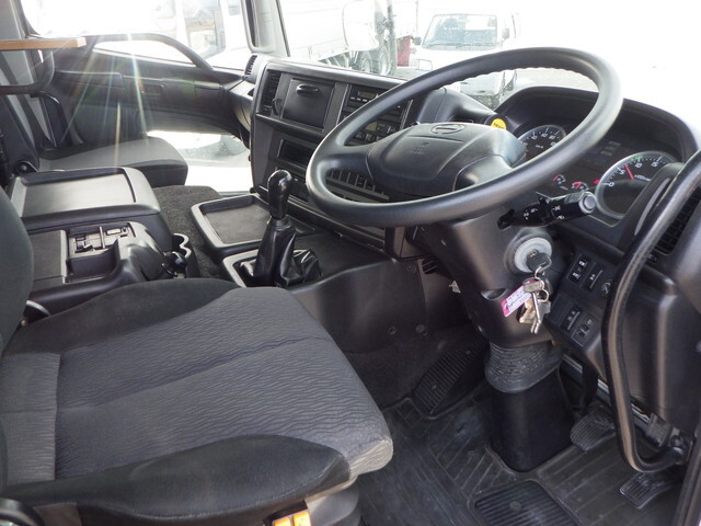 日野プロフィアアルミウイング大型（10t）[写真13]