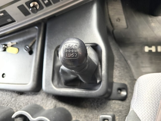 日野プロフィアアルミウイング大型（10t）[写真35]