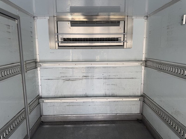 日野デュトロ冷凍車（冷蔵車）小型（2t・3t）[写真14]